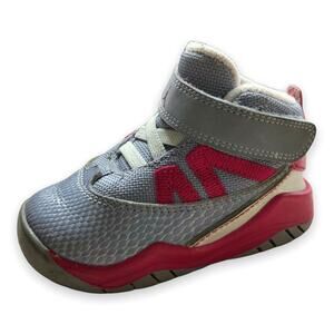 Nike Air Jordan Girls Shoes Size 4 Prime Flight Hyper Fuchsia Platinum Pebble